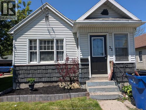 35 Alexandra Ave, Chatham, ON, N7M1X9 | Card Image