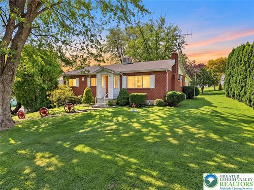1235 Oakwood Drive, Hanover Twp, PA, 18017 | Card Image