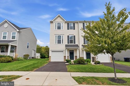 633 Columbus Dr, SPRING CITY, PA, 19475-1552 | Card Image