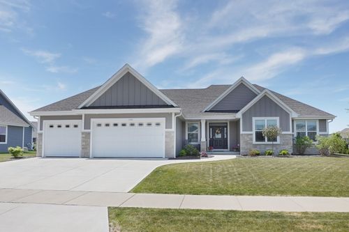 1534 Fay Ln, Oconomowoc, WI, 53066-3566 | Card Image