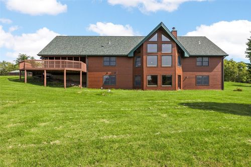 660 Garfield Rd, West Branch, IA, 52358-8574 | Card Image