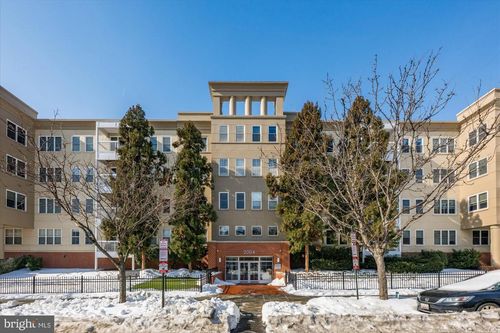 apt-222-2004 11th St Nw, WASHINGTON, DC, 20001-4042 | Card Image