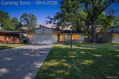 19700 Northbrook Dr, Southfield, MI, 48076-1781 | Card Image