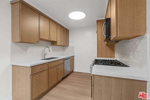 1-4442 Kingswell Avenue, Los Angeles, CA, 90027 | Card Image