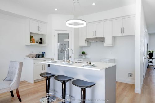 2524 Constance Ave, London, ON, N6M0G6 | Card Image