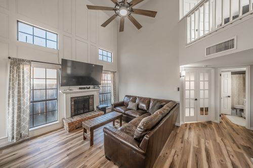 3136 Harbinger Ln, Dallas, TX, 75287-5911 | Card Image