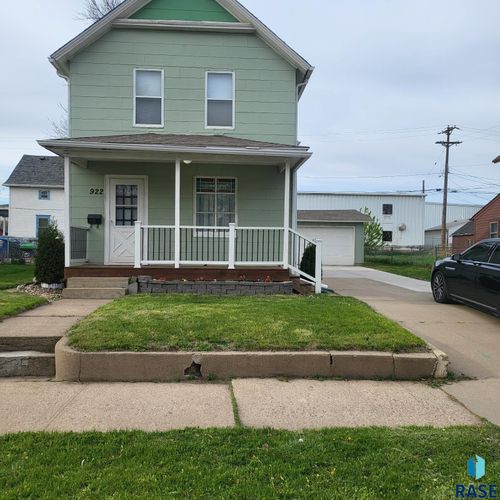 922 W 12th St Street, Sioux Falls, SD, 57104 | Card Image