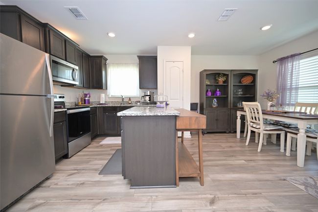 165 Cattlemans Creek Rd W, House other with 3 bedrooms, 2 bathrooms and null parking in Newark TX | Image 7