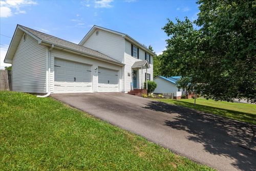 199 Ridge Point Ln, Corbin, KY, 40701-8693 | Card Image