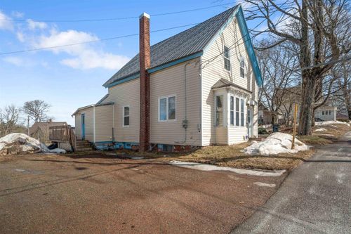 10 E Pleasant St, Amherst, NS, B4H1M4 | Card Image