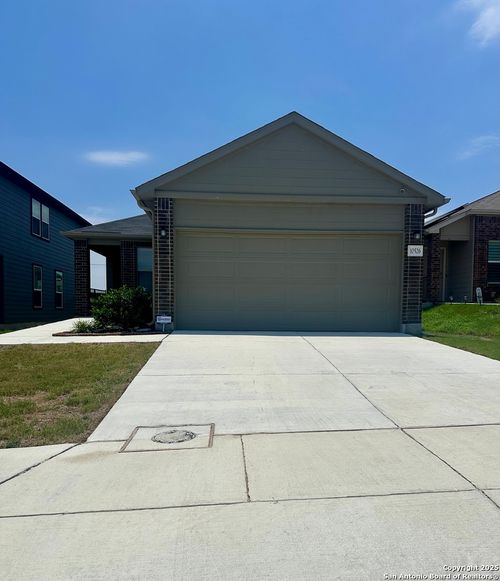 10526 Salitrillo Bnd, Converse, TX, 78109-4039 | Card Image