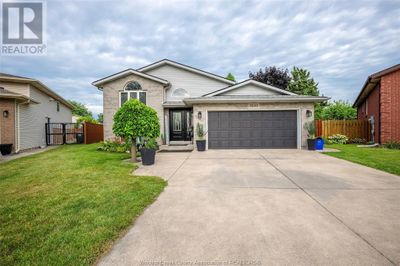 3220 Candlewood Cres, House other with 4 bedrooms, 2 bathrooms and null parking in Windsor ON | Image 1