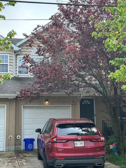 16 Yennicock Ave, Port Washington, NY, 11050-2130 | Card Image