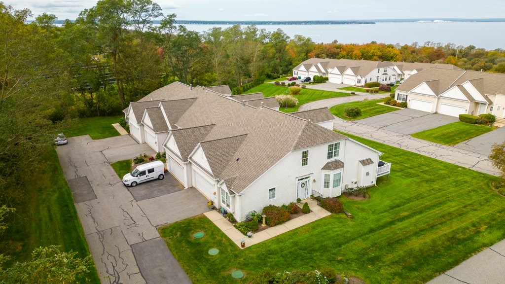 Rolling Hill Rd, Portsmouth, RI 02871
