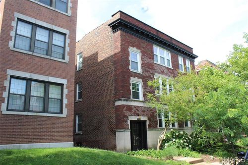 b-6318 S Rosebury Ave, Saint Louis, MO, 63105-2196 | Card Image