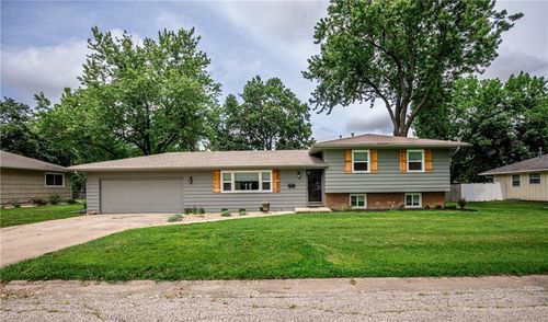 311 Jackson Ave, Garnett, KS, 66032-1128 | Card Image