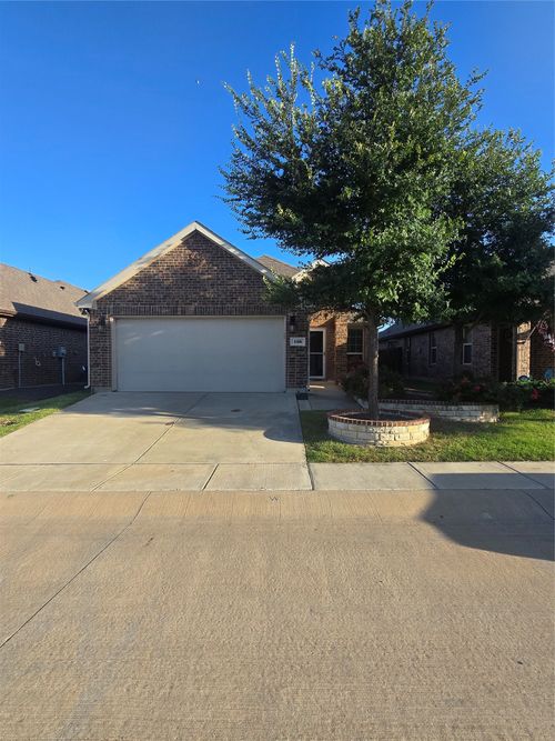 126 Redding Ln, Red Oak, TX, 75154-6371 | Card Image