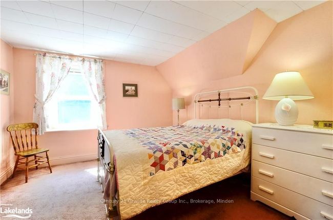 9717 Highway 118, House other with 2 bedrooms, 2 bathrooms and 8 parking in Algonquin Highlands ON | Image 22
