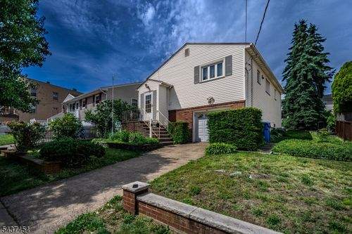 149 Strawberry Hill Ave, Woodbridge, NJ, 07095-2631 | Card Image