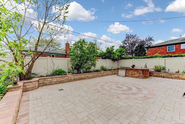 69-33 170 Th St, House other with 5 bedrooms, 3 bathrooms and null parking in Fresh Meadows NY | Image 15