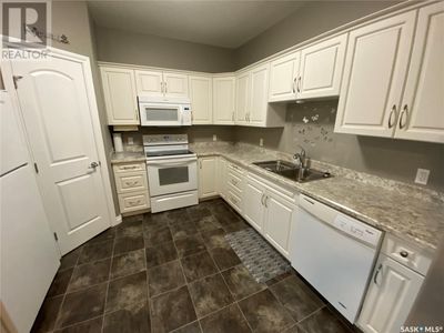 123 Balmoral St, Condo with 2 bedrooms, 1 bathrooms and null parking in Yorkton SK | Image 3