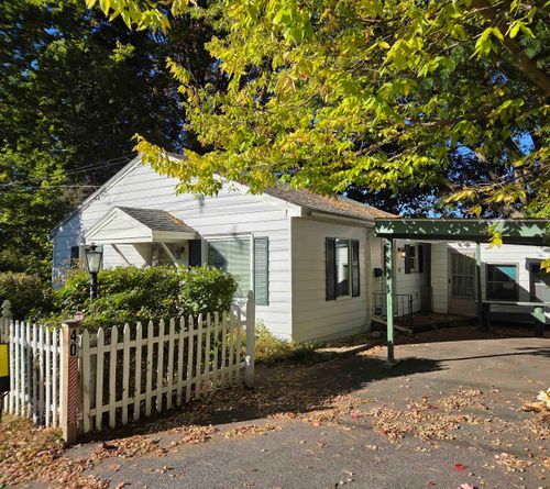 40 Gorge Rd, Winooski, VT, 05404-1994 | Card Image