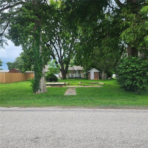 13 N Main St, Moro, IL, 62067-1001 | Card Image