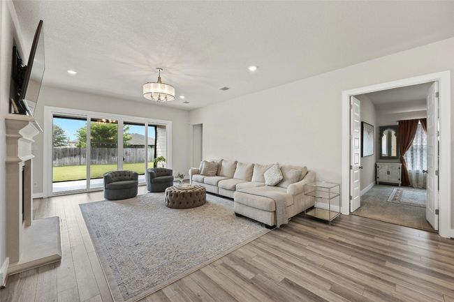 20110 Garganey Dr, House other with 4 bedrooms, 4 bathrooms and 6 parking in Pflugerville TX | Image 6