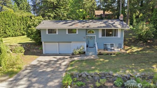 18427 Homeview Drive, Edmonds, WA, 98026 | Card Image
