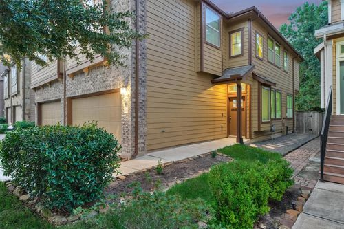 200 Cheswood Forest Dr, Montgomery, TX, 77316-1557 | Card Image
