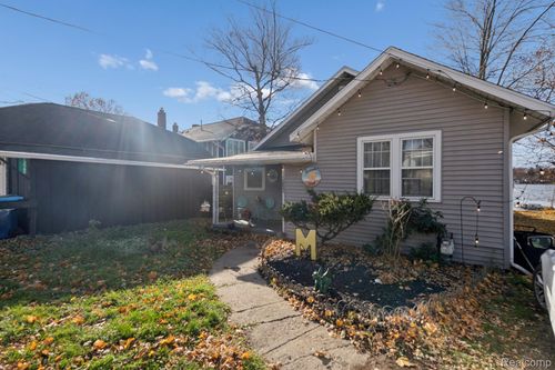 13056 Cussewago Dr, Fenton, MI, 48430-1109 | Card Image