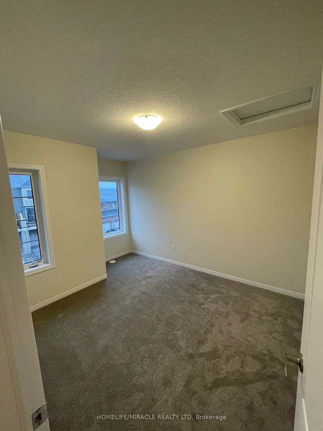 19 Utter Pl, House attached with 3 bedrooms, 3 bathrooms and 2 parking in Stoney Creek ON | Image 5