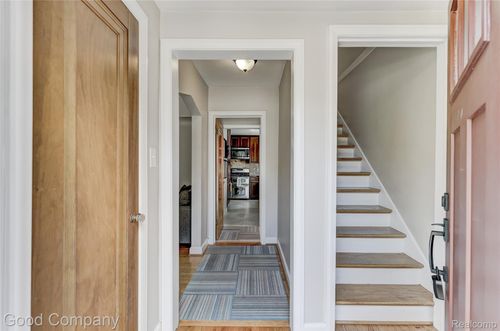 1422 Edgewood Dr, Royal Oak, MI, 48067-1293 | Card Image