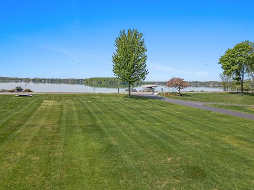 3751 Indian Trl, Orchard Lake, MI, 48324-1626 | Card Image