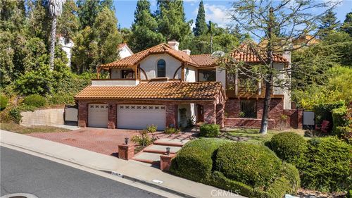6056 Lake Lindero Dr, Agoura Hills, CA, 91301-4638 | Card Image
