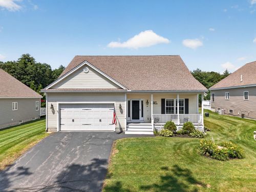 28 Torrey Pines Cir, Plaistow, NH, 03865-2643 | Card Image