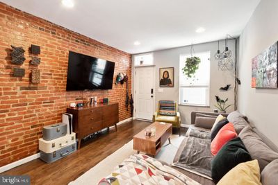 117 N Rose Street N, Townhouse with 2 bedrooms, 1 bathrooms and null parking in BALTIMORE MD | Image 3