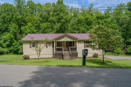270 Taylortown Rd, Maidsville, WV, 26541-8059 | Card Image