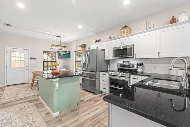 312 Holly Ave, House other with 3 bedrooms, 3 bathrooms and null parking in Luling TX | Image 9