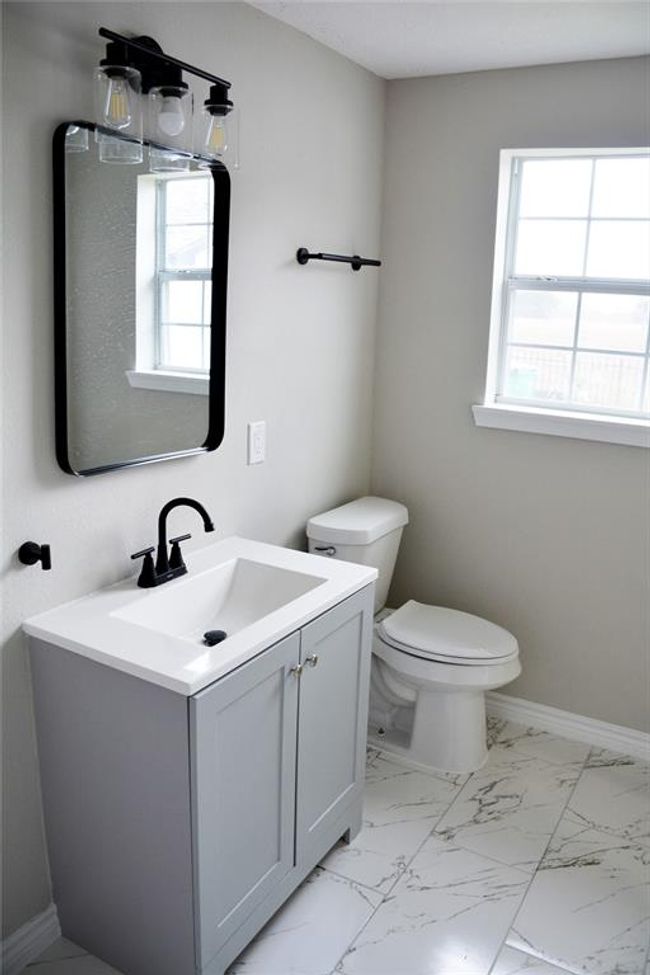 master bedroom full bathroom | Image 11