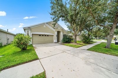 6520 Bridgecrest Drive, House other with 4 bedrooms, 2 bathrooms and null parking in Lithia FL | Image 2