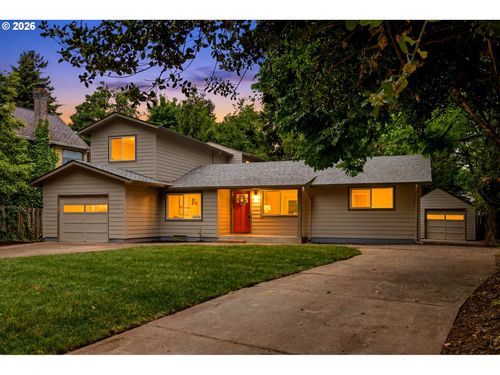 5325 Se Hull Ave, Milwaukie, OR, 97267-6608 | Card Image