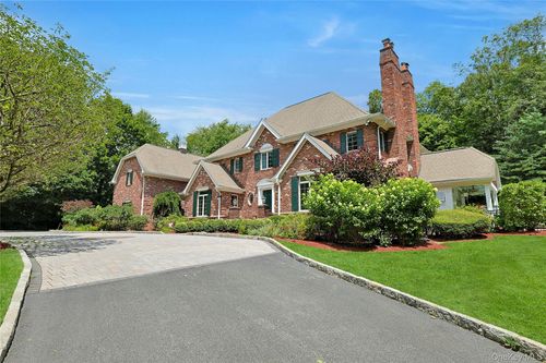 10 Hidden Oak Rd, North Castle, NY, 10504-1015 | Card Image