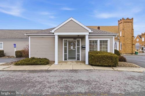 135 E 3rd St, MOUNT CARMEL, PA, 17851-2167 | Card Image