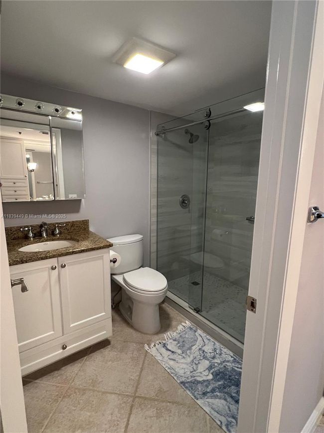 APT-1103 - 3100 N Highway A1a, Condo with 2 bedrooms, 2 bathrooms and null parking in Hutchinson Island FL | Image 14