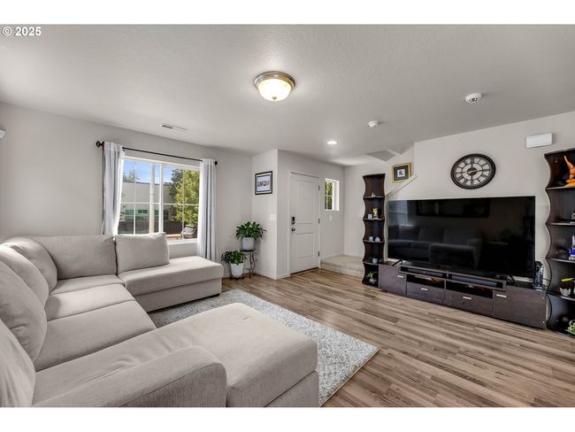 Living Room | Image 16