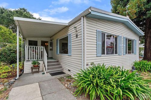 99 W Napa Dr, Petaluma, CA, 94954-1337 | Card Image
