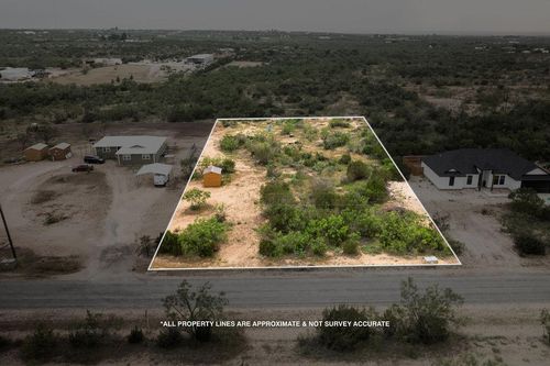8210 Dee Rd, Big Spring, TX, 79720-2282 | Card Image