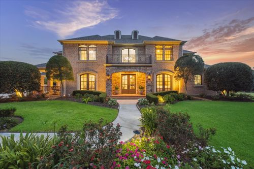 1002 Cowards Creek Ct, Friendswood, TX, 77546-4625 | Card Image