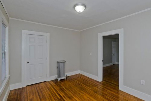 31 Balis St, Springfield, MA, 01109-2505 | Card Image